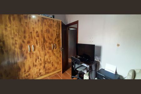 Casa à venda com 180m², 3 quartos e 2 vagas Casa à venda com 180m², 3 quartos e 2 vagasQuarto 2