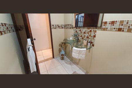 Casa à venda com 180m², 3 quartos e 2 vagas Casa à venda com 180m², 3 quartos e 2 vagasLavabo