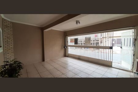 Casa à venda com 180m², 3 quartos e 2 vagas Casa à venda com 180m², 3 quartos e 2 vagasGaragem