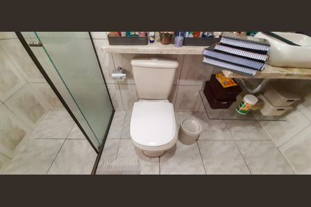 Casa à venda com 180m², 3 quartos e 2 vagas Casa à venda com 180m², 3 quartos e 2 vagasBanheiro da Suíte