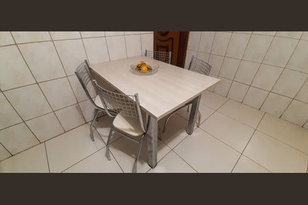 Casa à venda com 180m², 3 quartos e 2 vagas Casa à venda com 180m², 3 quartos e 2 vagasCozinha