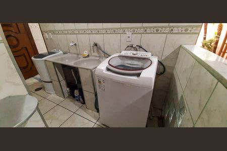 Casa à venda com 180m², 3 quartos e 2 vagas Casa à venda com 180m², 3 quartos e 2 vagasÁrea de Serviço