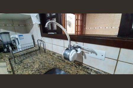 Casa à venda com 180m², 3 quartos e 2 vagas Casa à venda com 180m², 3 quartos e 2 vagasCozinha