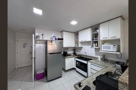 Apartamento à venda com 122m², 3 quartos e 2 vagasCozinha 