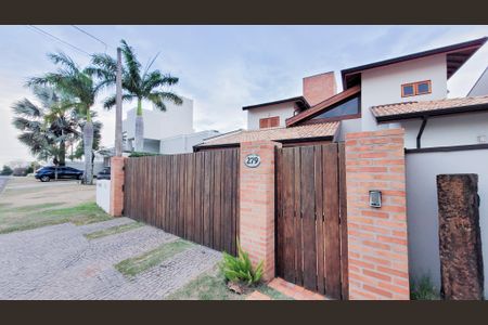 Casa de condomínio para alugar com 250m², 3 quartos e 2 vagas Casa de condomínio para alugar com 250m², 3 quartos e 2 vagasFachada