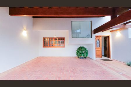 Casa de condomínio para alugar com 250m², 3 quartos e 2 vagas Casa de condomínio para alugar com 250m², 3 quartos e 2 vagasGaragem