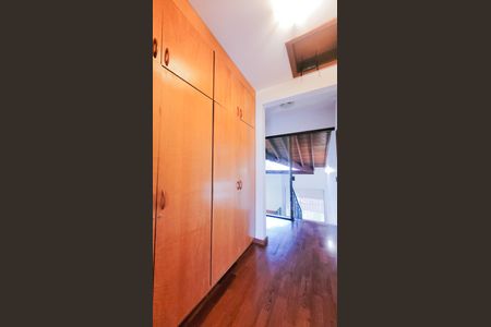 Casa de condomínio para alugar com 250m², 3 quartos e 2 vagas Casa de condomínio para alugar com 250m², 3 quartos e 2 vagasCorrredor dos Quartos