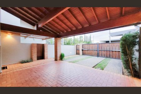 Casa de condomínio para alugar com 250m², 3 quartos e 2 vagas Casa de condomínio para alugar com 250m², 3 quartos e 2 vagasGaragem