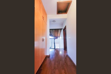 Casa de condomínio para alugar com 250m², 3 quartos e 2 vagas Casa de condomínio para alugar com 250m², 3 quartos e 2 vagasCorrredor dos Quartos