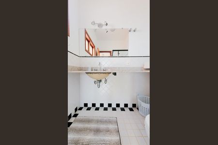 Casa de condomínio para alugar com 250m², 3 quartos e 2 vagas Casa de condomínio para alugar com 250m², 3 quartos e 2 vagasBanheiro da Suíte 2