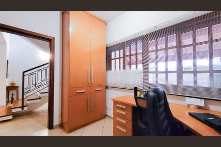 Casa de condomínio para alugar com 250m², 3 quartos e 2 vagas Casa de condomínio para alugar com 250m², 3 quartos e 2 vagasEscritório