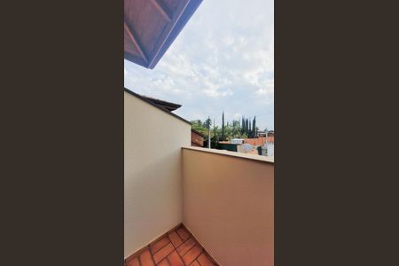 Casa de condomínio para alugar com 250m², 3 quartos e 2 vagas Casa de condomínio para alugar com 250m², 3 quartos e 2 vagasVaranda da Suíte 2