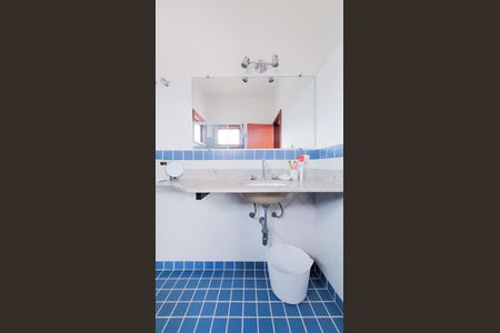 Casa de condomínio para alugar com 250m², 3 quartos e 2 vagas Casa de condomínio para alugar com 250m², 3 quartos e 2 vagasBanheiro da Suíte 1