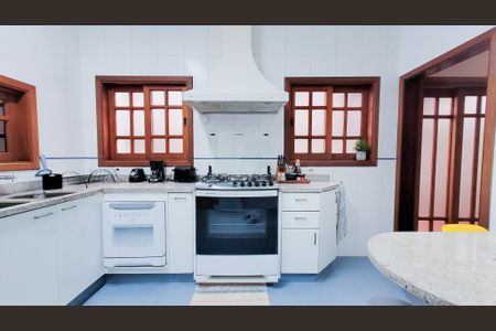 Casa de condomínio para alugar com 250m², 3 quartos e 2 vagas Casa de condomínio para alugar com 250m², 3 quartos e 2 vagasCozinha