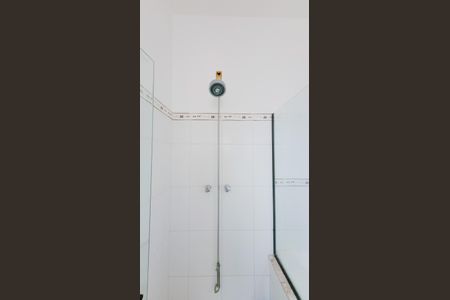 Casa de condomínio para alugar com 250m², 3 quartos e 2 vagas Casa de condomínio para alugar com 250m², 3 quartos e 2 vagasBanheiro da Suíte Master