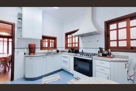 Casa de condomínio para alugar com 250m², 3 quartos e 2 vagas Casa de condomínio para alugar com 250m², 3 quartos e 2 vagasCozinha