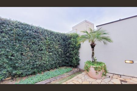 Casa de condomínio para alugar com 250m², 3 quartos e 2 vagas Casa de condomínio para alugar com 250m², 3 quartos e 2 vagasPiscina