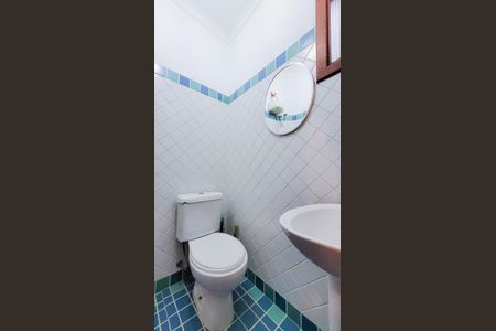 Casa de condomínio para alugar com 250m², 3 quartos e 2 vagas Casa de condomínio para alugar com 250m², 3 quartos e 2 vagasBanheiro de serviço