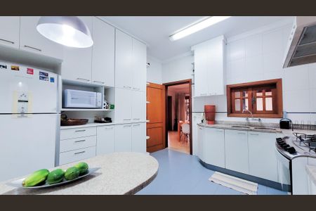 Casa de condomínio para alugar com 250m², 3 quartos e 2 vagas Casa de condomínio para alugar com 250m², 3 quartos e 2 vagasCozinha