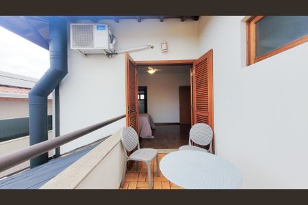 Casa de condomínio para alugar com 250m², 3 quartos e 2 vagas Casa de condomínio para alugar com 250m², 3 quartos e 2 vagasVaranda da Suíte Master