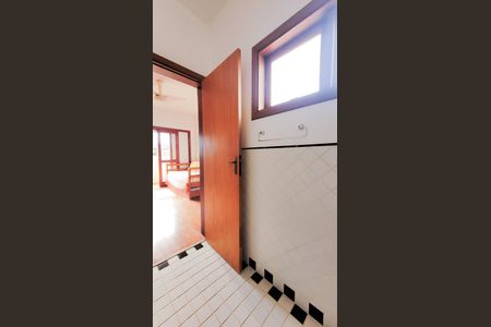 Casa de condomínio para alugar com 250m², 3 quartos e 2 vagas Casa de condomínio para alugar com 250m², 3 quartos e 2 vagasBanheiro da Suíte 2