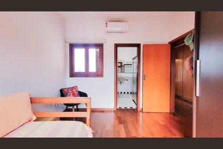 Casa de condomínio para alugar com 250m², 3 quartos e 2 vagas Casa de condomínio para alugar com 250m², 3 quartos e 2 vagasSuíte 2