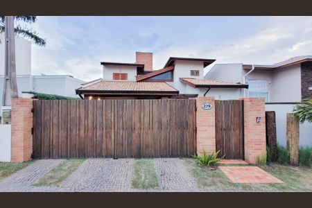 Casa de condomínio para alugar com 250m², 3 quartos e 2 vagas Casa de condomínio para alugar com 250m², 3 quartos e 2 vagasFachada