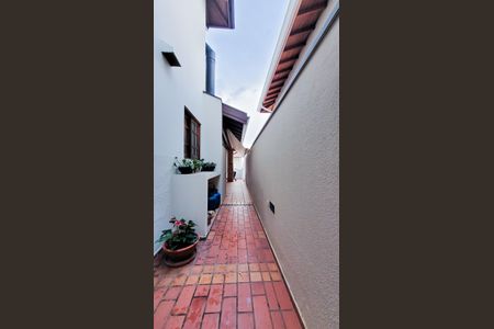 Casa de condomínio para alugar com 250m², 3 quartos e 2 vagas Casa de condomínio para alugar com 250m², 3 quartos e 2 vagasCorredor Externo