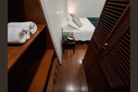 Apartamento à venda com 87m², 2 quartos e 1 vaga Apartamento à venda com 87m², 2 quartos e 1 vagaCloset