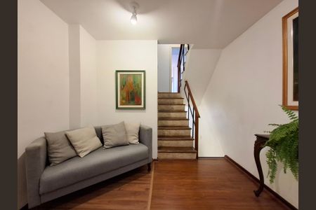 Apartamento à venda com 87m², 2 quartos e 1 vaga Apartamento à venda com 87m², 2 quartos e 1 vagaHall