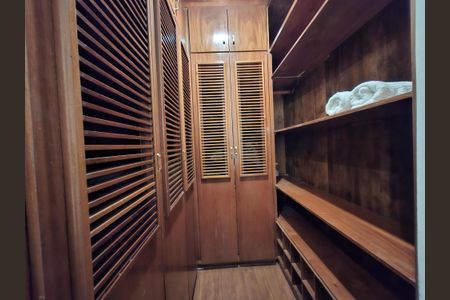 Apartamento à venda com 87m², 2 quartos e 1 vaga Apartamento à venda com 87m², 2 quartos e 1 vagaCloset