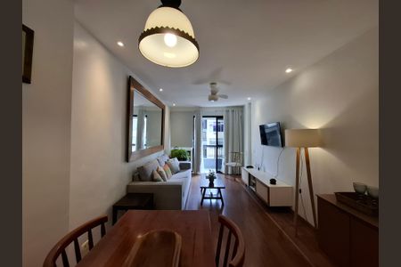 Apartamento à venda com 87m², 2 quartos e 1 vaga Apartamento à venda com 87m², 2 quartos e 1 vagaSala