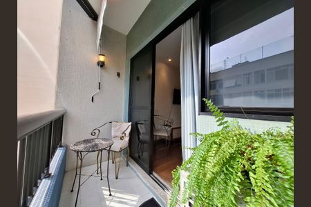 Apartamento à venda com 87m², 2 quartos e 1 vaga Apartamento à venda com 87m², 2 quartos e 1 vagaVaranda