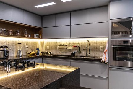 Apartamento à venda com 190m², 3 quartos e 4 vagasCozinha