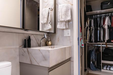 Apartamento à venda com 190m², 3 quartos e 4 vagasBanheiro da Suíte