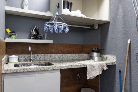 Apartamento à venda com 190m², 3 quartos e 4 vagasÁrea de Serviço 2