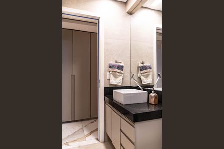 Apartamento à venda com 190m², 3 quartos e 4 vagasBanheiro 1