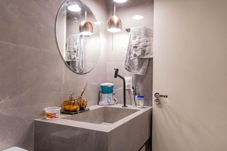 Apartamento à venda com 190m², 3 quartos e 4 vagasBanheiro de Serviço