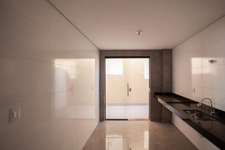 Apartamento à venda com 99m², 3 quartos e 2 vagasCozinha