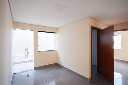 Sala de apartamento à venda com 3 quartos, 99m² em Planalto, Belo Horizonte
