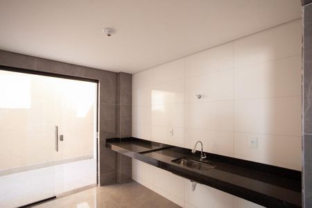 Apartamento à venda com 99m², 3 quartos e 2 vagasCozinha