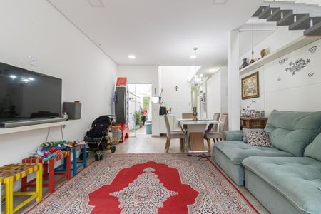 Casa à venda com 140m², 3 quartos e 2 vagasSala