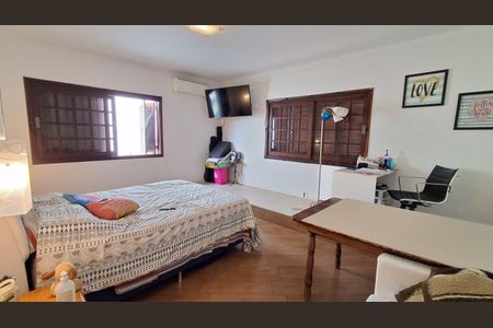 Casa à venda com 390m², 4 quartos e 6 vagas Casa à venda com 390m², 4 quartos e 6 vagasSuíte 3