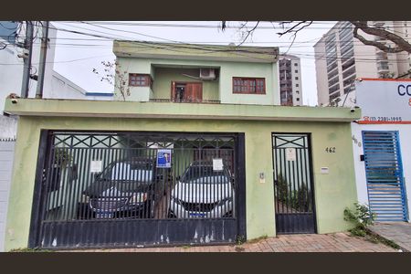 Casa à venda com 390m², 4 quartos e 6 vagas Casa à venda com 390m², 4 quartos e 6 vagasFachada