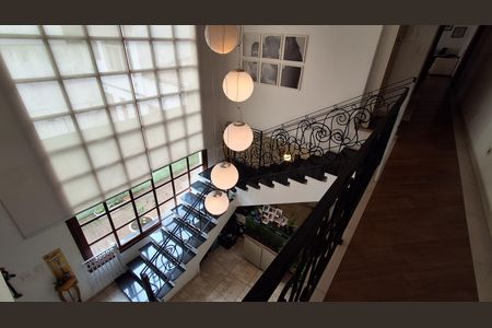 Casa à venda com 390m², 4 quartos e 6 vagas Casa à venda com 390m², 4 quartos e 6 vagasCorredor