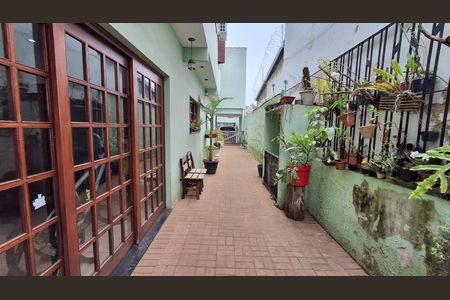 Casa à venda com 390m², 4 quartos e 6 vagas Casa à venda com 390m², 4 quartos e 6 vagasQuintal