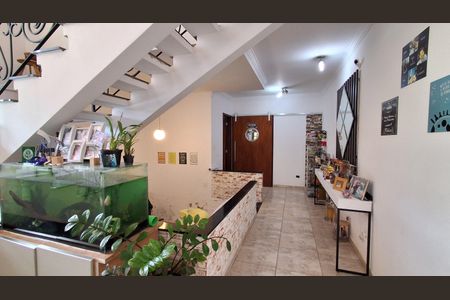 Casa à venda com 390m², 4 quartos e 6 vagas Casa à venda com 390m², 4 quartos e 6 vagasSala