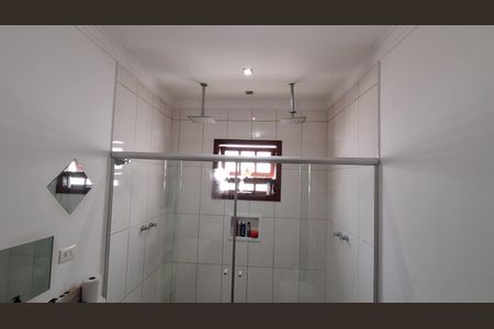 Casa à venda com 390m², 4 quartos e 6 vagas Casa à venda com 390m², 4 quartos e 6 vagasBanheiro da Suíte 3