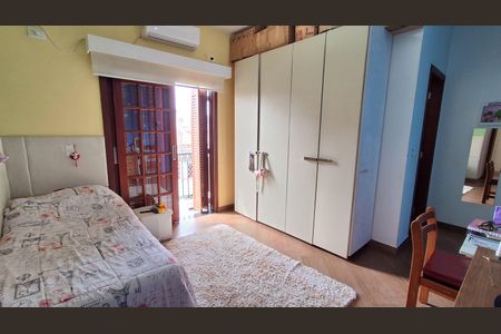 Casa à venda com 390m², 4 quartos e 6 vagas Casa à venda com 390m², 4 quartos e 6 vagasSuíte 1