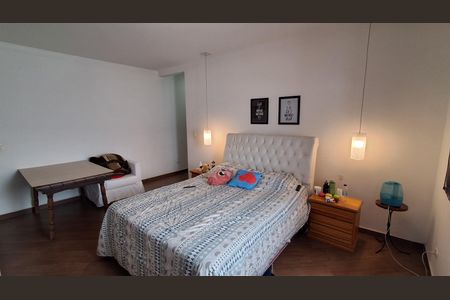 Casa à venda com 390m², 4 quartos e 6 vagas Casa à venda com 390m², 4 quartos e 6 vagasSuíte 3